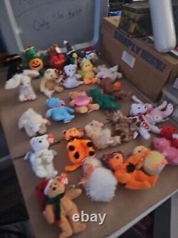Lot Of 27 Rare Vintage Halloween, Jingle, & Basket Beanie Baby Collection Tr8#110
