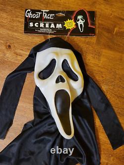 RARE NEW Vintage Scream Ghostface Halloween Glow Mask Fun World 1997 Poly Shroud