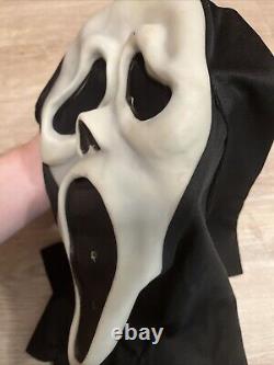 RARE SCREAM Ghostface Mask Fun World Div. Gen 2 Vintage Fantastic Faces GLOW