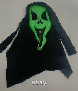 RARE VTG. Fun World Div. Scream Fantastic Faces Green Ghost Face Mask 90s
