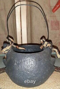 RARE Vintage Ceramic Black Cat Haindpainted Ceramic Candy Basket Bag Halloween