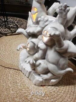 RARE Vintage Ceramic Ghost Huddle Party Halloween Light Up Pile Of Ghosts & Base