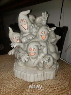 RARE Vintage Ceramic Ghost Huddle Party Halloween Light Up Pile Of Ghosts & Base