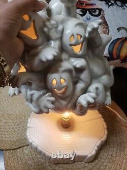 RARE Vintage Ceramic Ghost Huddle Party Halloween Light Up Pile Of Ghosts & Base