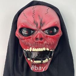 RARE Vintage Fun World Red Skull Electronic Wall & Door Plaque with Light Up Eyes