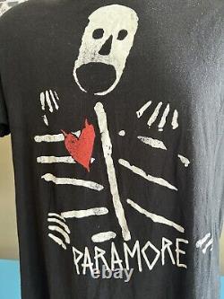 RARE Vintage Paramore My Heart Skeleton Halloween Tour T-Shirt M Y2K VTG Rock