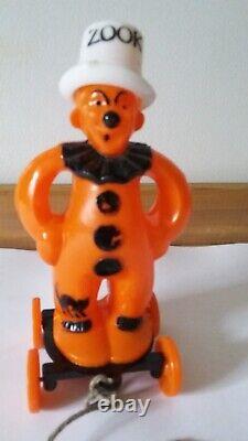 Rare Vintage 1950's Rosbro Halloween Zook Clown Wheels Pull Toy Candy Container