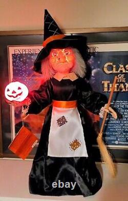 Rare Vintage 1990 24 GLOW-HEAD BUG-EYED Witch Telco Halloween Motionette