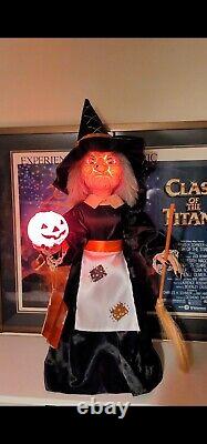 Rare Vintage 1990 24 GLOW-HEAD BUG-EYED Witch Telco Halloween Motionette