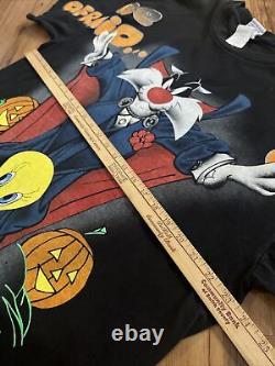 Rare Vintage 1998 Sylvester Tweety Halloween All Over Print Shirt Freeze Looney