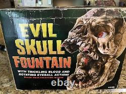 Rare Vintage Evil Skull Fountain Spencers Trickling Blood Rotating Eye Halloween