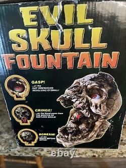 Rare Vintage Evil Skull Fountain Spencers Trickling Blood Rotating Eye Halloween