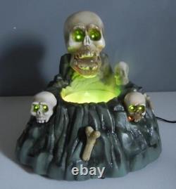 Rare Vintage Gemmy Skull Mountain Fog Machine Halloween Fogger Lights & Sounds