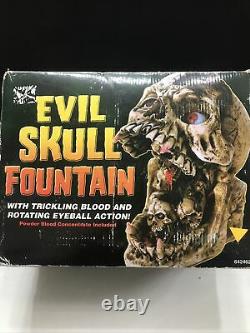 Rare! Vintage Skull Fountain With Trickling Blood & Rotating Eyeball Halloween