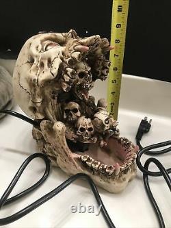 Rare! Vintage Skull Fountain With Trickling Blood & Rotating Eyeball Halloween