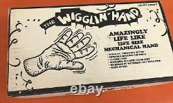 Rare Vtg 1983 Amazingly Life Like Life Size The Wiggling Mechanical Hand USA