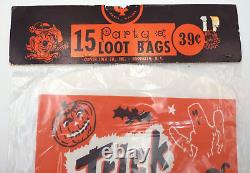 UNOPENED 15 Ct Pkg VTG 1960s 11 Halloween Trick Or Treat Paper Loot Bags RARE