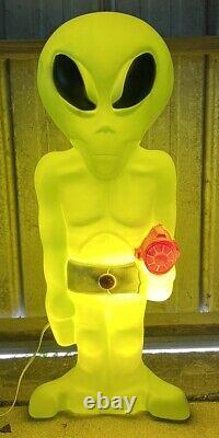 VINTAGE 36 ALIEN BLOW MOLD LIGHT-UP DECOR FIGURE HALLOWEEN RARE! General Foam