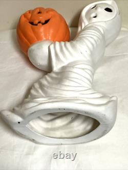 VTG RARE HALLOWEEN Ceramic Mold Ghost Holding a Pumpkin No Light! NOSTALGIA
