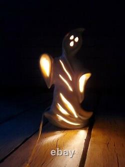 Vintage 1977 Ceramic Lighted Ghost RARE Pose Style Signed By Artist 12 1/2 Tall