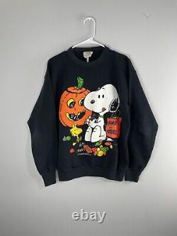 Vintage 1980s Snoopy Halloween Crewneck Sweatshirt 80s Size Large Black USA Rare