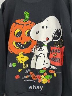 Vintage 1980s Snoopy Halloween Crewneck Sweatshirt 80s Size Large Black USA Rare