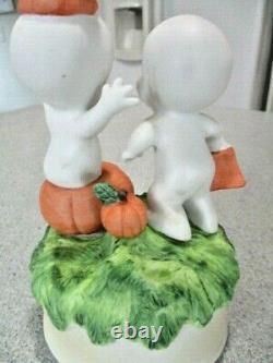 Vintage 1986 Casper the Friendly Ghost Halloween Trick or Treat music box RARE