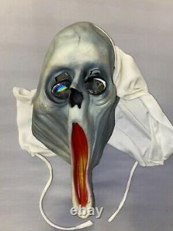 Vintage 1995 scream Holographic Ghostface Mask white RARE Paper Magic Group