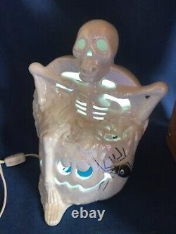 Vintage'70s Halloween Skeleton with Spider Ceramic irridescent Light Up Lamp RARE