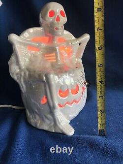 Vintage'70s Halloween Skeleton with Spider Ceramic irridescent Light Up Lamp RARE