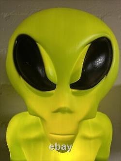 Vintage Blow Mold 36 Green Space Alien withRay Gun Rare Halloween Lighted Figure