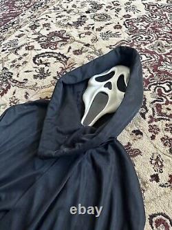 Vintage Fearsome Faces Hooded GhostFace Mask from Scream. Rare