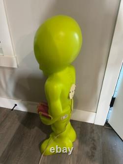 Vintage Halloween ALIEN Blow Mold 36 Green Space Doomsday Ray Gun RARE WORKS