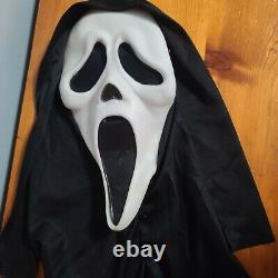Vintage SCREAM Ghost Face Mask Fun World Div Gen 1 GLOW rare Fearsome 90s