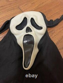 Vintage SCREAM Ghost Face Mask Fun World Div RARE Glow Fantastic Faces 90s