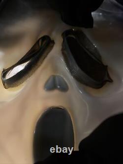 Vintage Scream Ghost Face Fun World EU Mask with Hanging Tag Rare