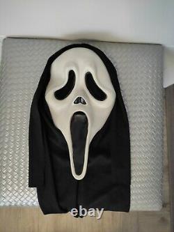 Vintage Scream Ghostface Mask EU MK Squinty Eyes Fun World Rare