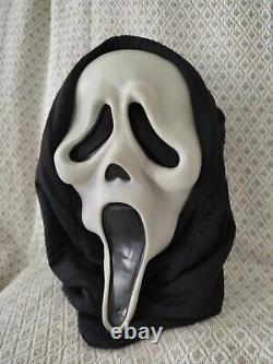 Vintage Scream Ghostface Mask Gen 2 Instant Disguise Fun World Div Glows Rare