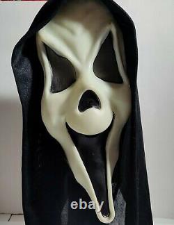Vintage Scream Mask Ghostface Fun World Div Chin Stamp Hood Rare Smile Grin GLOW