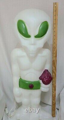 Vintage ULTRA RARE WHITE Space Alien Light Up Blow Mold 36
