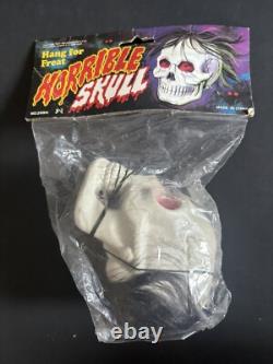 Vtg Hanging Horrible Skull Hang For Freat Plastic Blow Mold Halloween RARE NOS