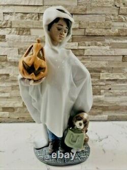 Vtg Lladro Figurine Trick or Treat Halloween #5304 Retired withBox VERY RARE HTF