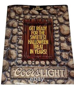 Affichage de bière Coors Light Halloween ELVIRA vintage 1991 pour la promotion de la cave à l'homme RARE