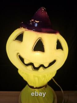 Citrouille de foin verte rare vintage avec chapeau de sorcière violet Halloween soufflage en moule 15