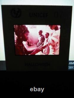 Diapositives Halloween UNICEF vintage rares de 1974 utilisant des personnages de bandes dessinées et de dessins animés