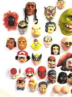 Énorme Halloween Mask Wall Lot Collection 50 Plastic Slimer Rare Vtg Décoration