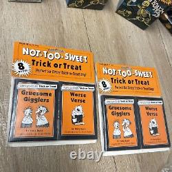 Énorme lot vintage de nouveaux articles d'Halloween dans la boîte, précieux et rares