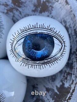 Ensemble de 5 boules de céramique bleues aux yeux maléfiques de John Derian pour Halloween chez Target, rare.