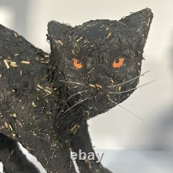 Extrêmement rare. Chat noir en papier mâché vintage d'Halloween. Chat hurlant.