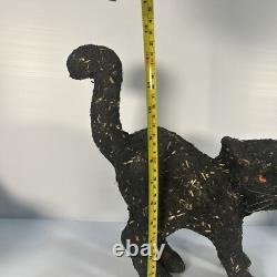 Extrêmement rare. Chat noir en papier mâché vintage d'Halloween. Chat hurlant.